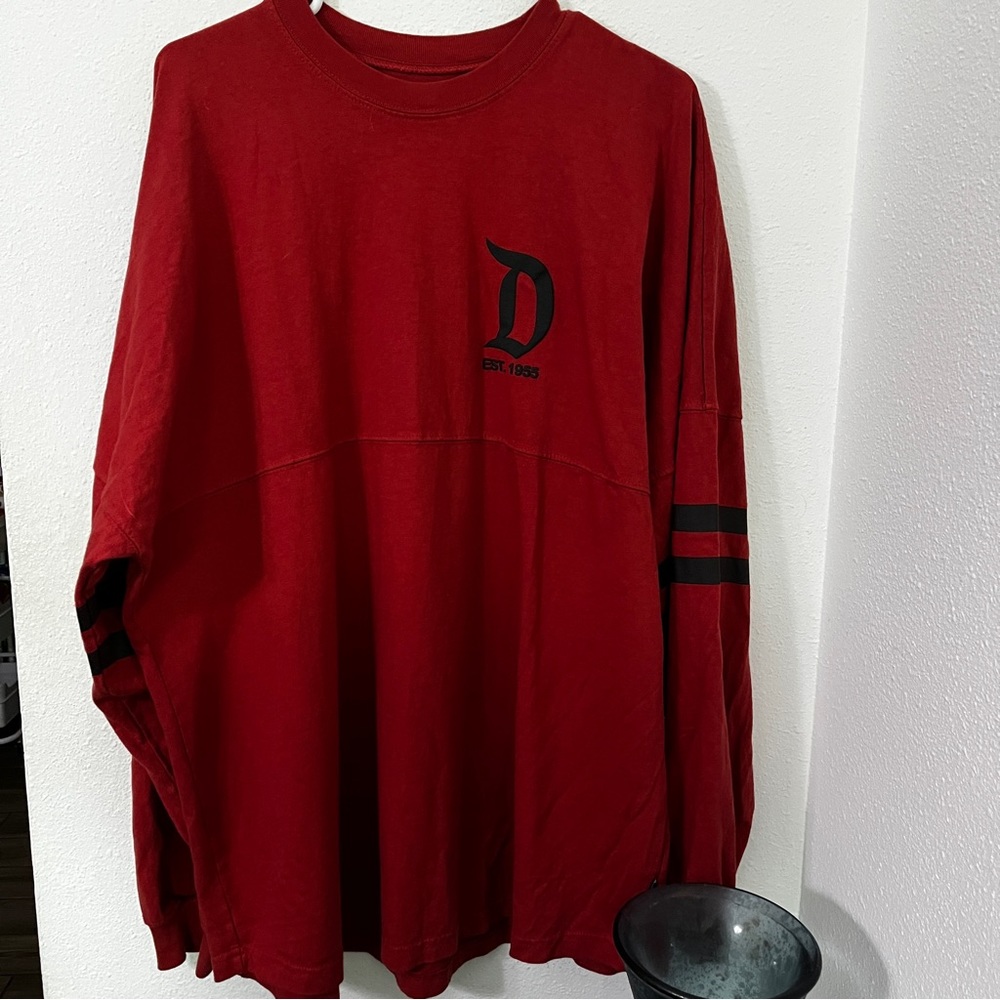Disneyland Resort Collectible Spirit Jersey Size Large